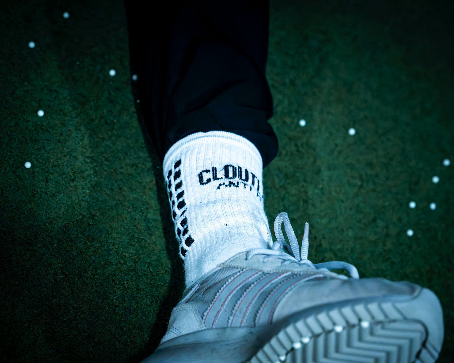 Cloutless Socks